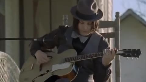 Jack White - Building a guitar + I fought piranhas (LIVE ON FARM)