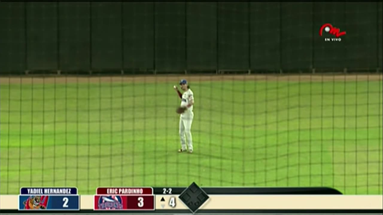 Carlos Tocci con una joya en el CF