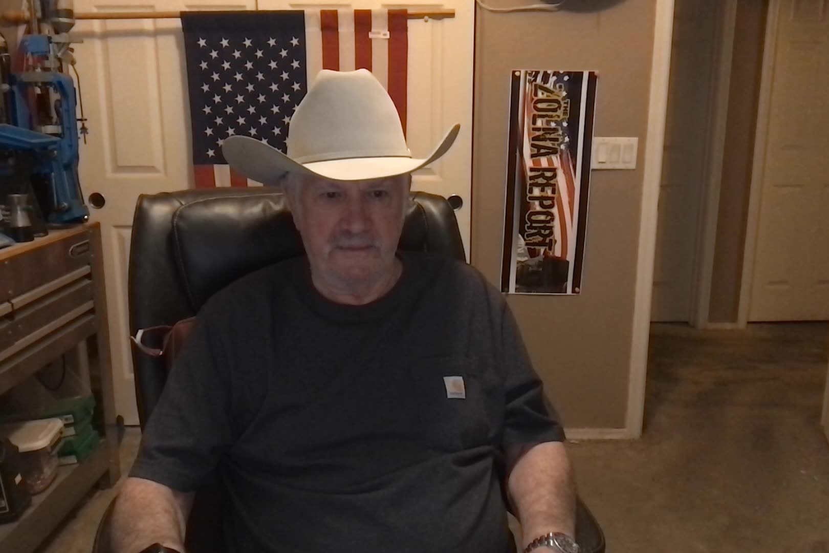 When Trump Entered The Room,Not One Military Man Clapped Or Cheered!