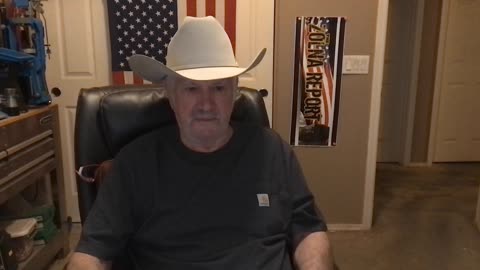 When Trump Entered The Room,Not One Military Man Clapped Or Cheered!