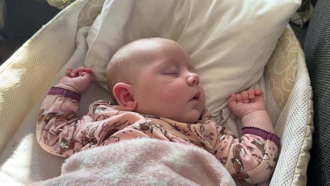 Baby Kayla Day 87 – Sleeping All Day! Just One of Those Days 😴💤