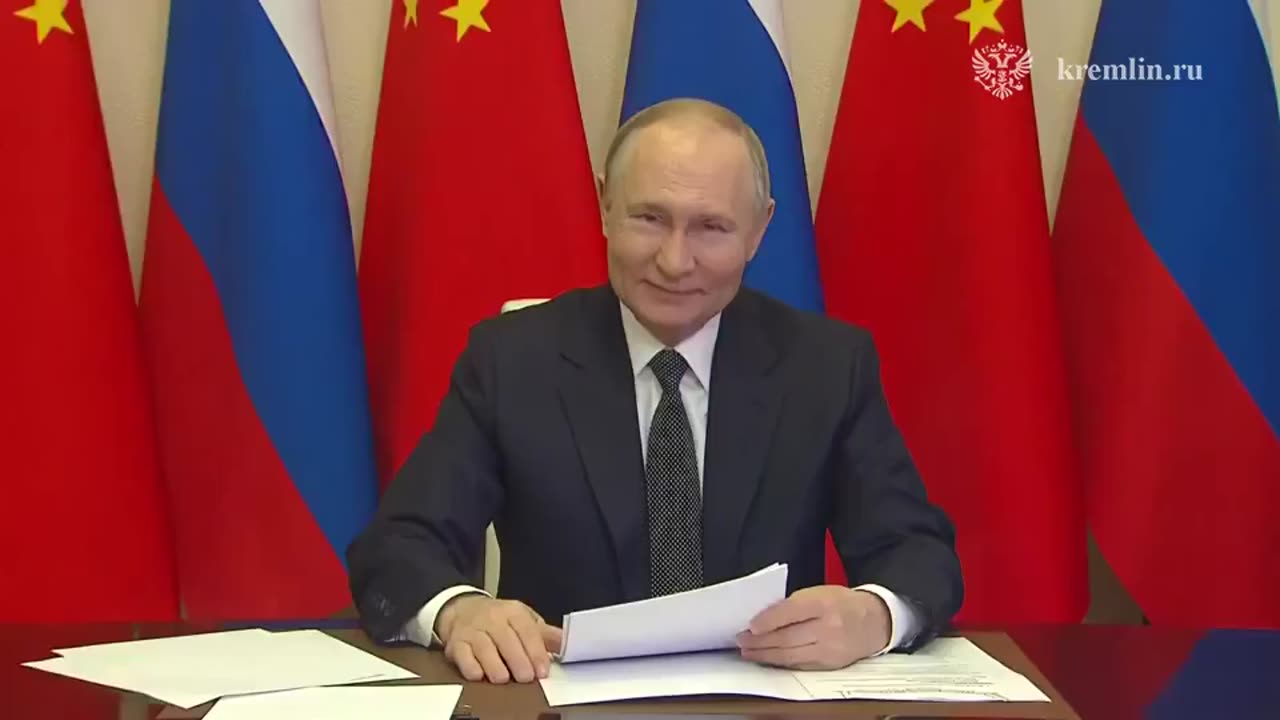 Chinese President Xi Jinping holds meeting with Russian President Putin.