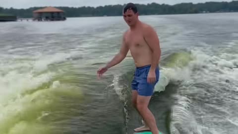 A friends night out on the lake! (via:@catreagan)\