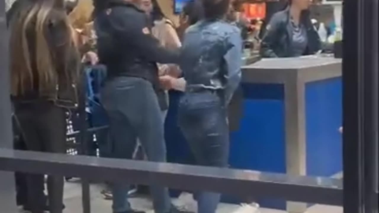 Tomar - Desacatos entre um clã de etnia cigana e um segurança de um supermercado. ACORDA PORTUGAL