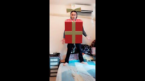 《Super huge Christmas gift box COSPLAY—awesome appearance! Surprise role play with bow headdress