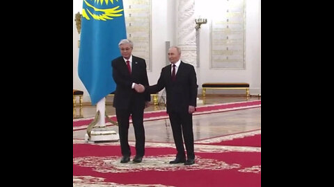 El presidente de Kazajistán se reúne con Putin en Moscú