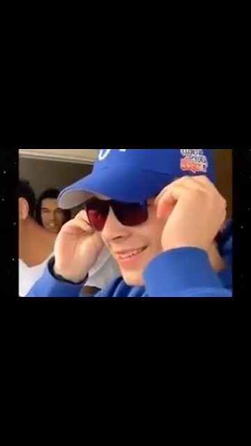 I LOVE TO WATCH GUYS SEE COLORS FOR THE FIRST TIME 🥰