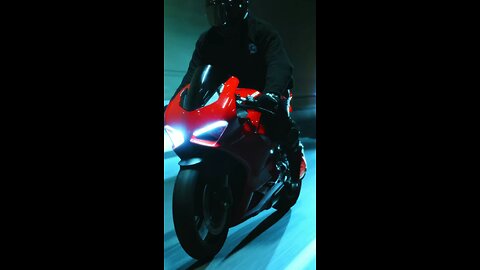 DUCATI PANIGALE TRAIN TUNNEL