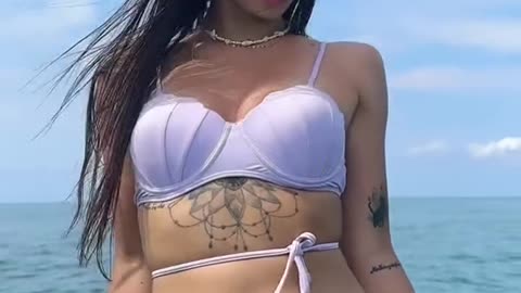 Latina hot big booty - 1👙🔥😍