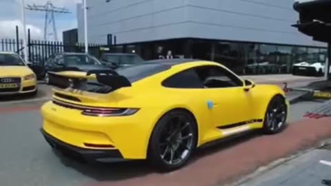 👀 You Have to See This Porsche GT Unloading! 🏎️🔥 | Open Car Shipping