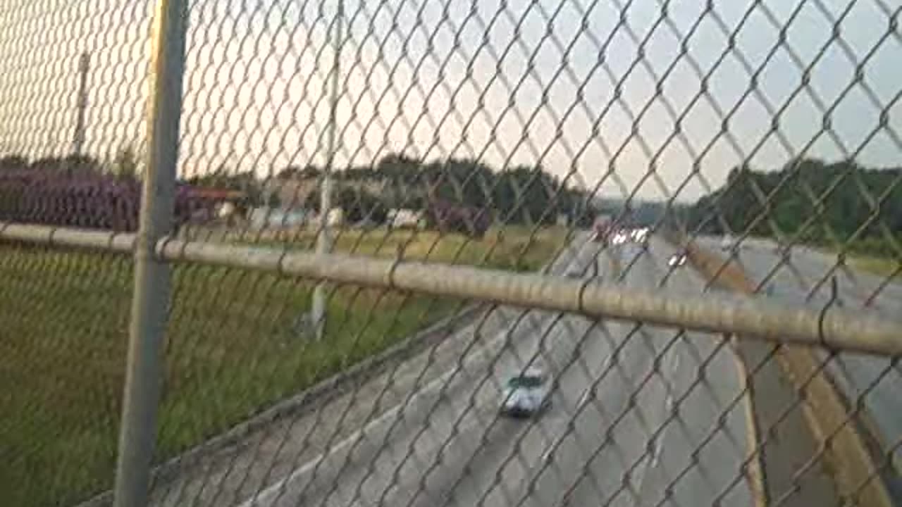 walking in atlanta 3,,THESHEASHOW.COM.AVI