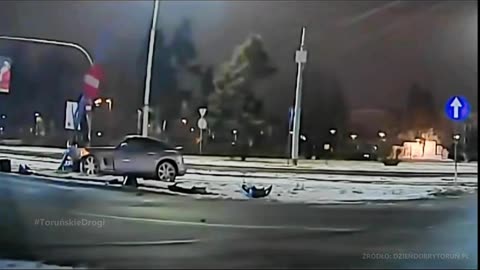 Chrysler wjechał w oznakowanie