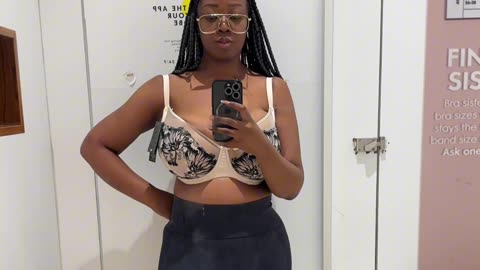 Busty Girl Bra Shopping in South Africa 🇿🇦 ｜