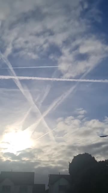 Chemtrejs Przez Billa Gates zasłaniają słonce Witamina D3