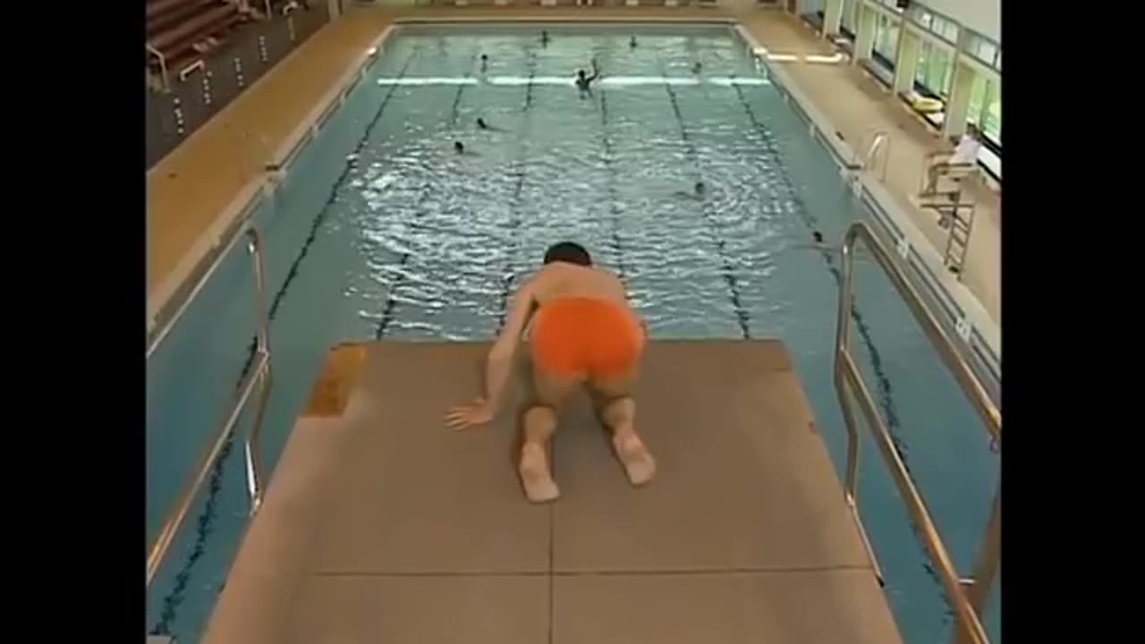 Swimming_Pool___Funny_Clip___Classic_Mr._Bean