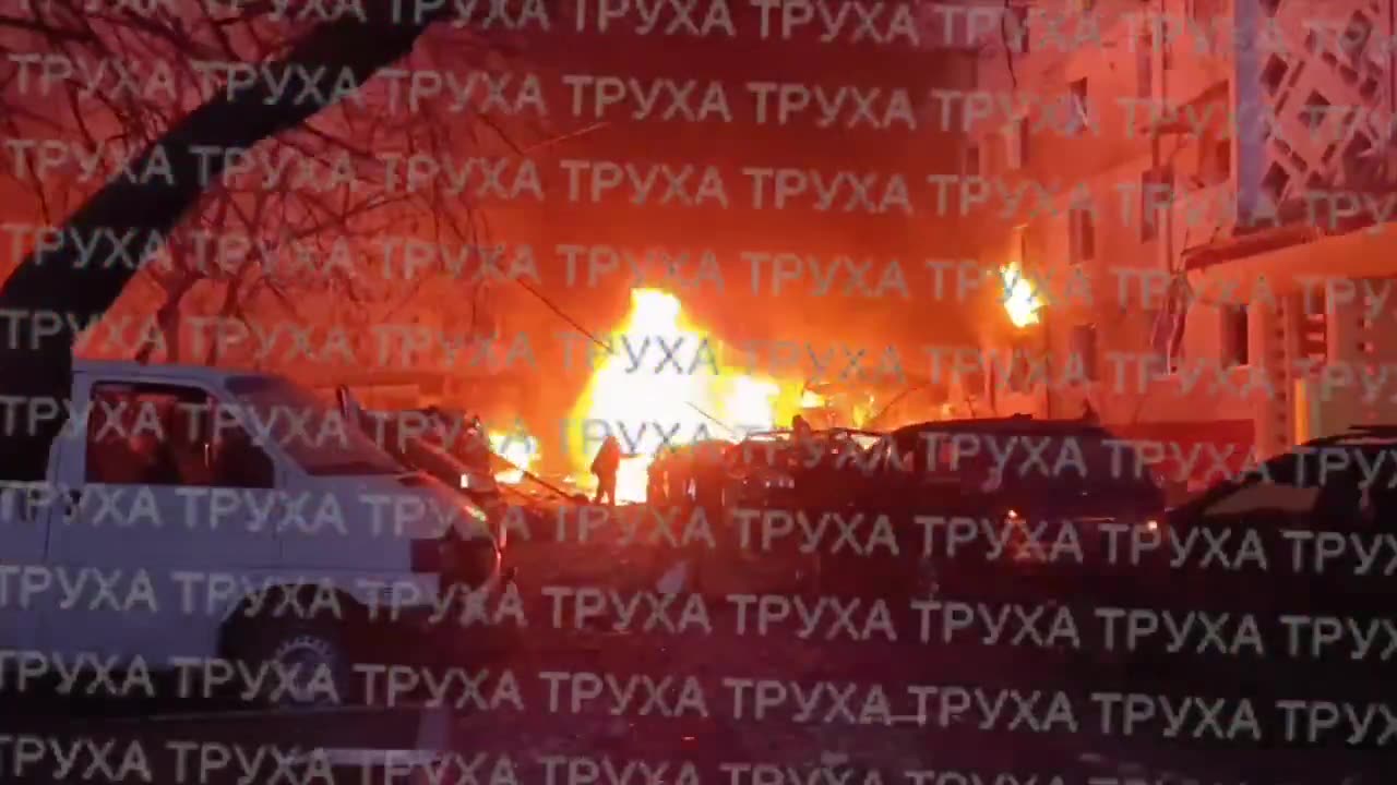 Εκρήξεις συγκλονίζουν τη δυτική Ουκρανία μετά από ρωσικές επιθέσεις