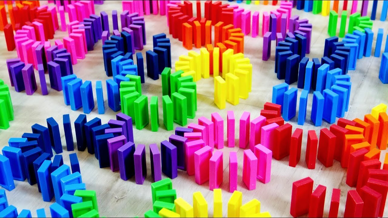 RAINBOW Dominoes Compilation | 20 Minutes Of Dominoes