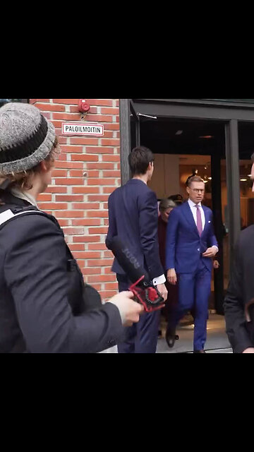 Detención tras una pregunta incómoda al presidente finlandés