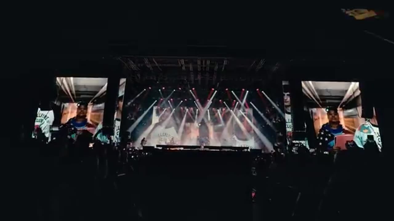 TONES AND I - 'Dance Monkey' LIVE (Splendour In The Grass 2019)