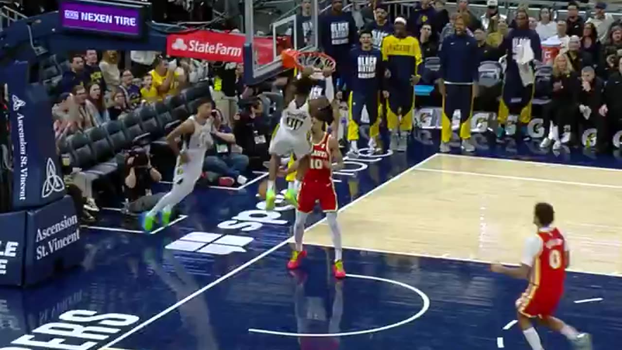 Haliburton to Mathurin: Alley-OOP SLAM! 🤯 #Pacers #NBA