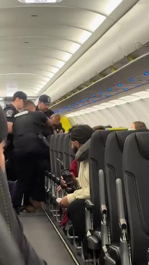 Spirit Airlines, Nashville Tennessee Arrest. The Walmart Of The Skies!