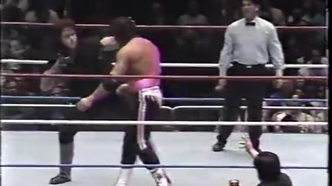 (1992.01.30) Bret Hart vs The Undertaker - WWF