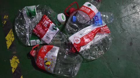 Twin-Shaft Shredder for PET Bottles Recycling!