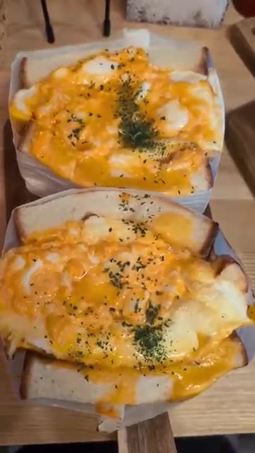 The Viral Giant Fluffy Egg Sandwich Everyone’s Talking About in Osaka 🇯🇵 | Dekasan’s Secret Recipe!