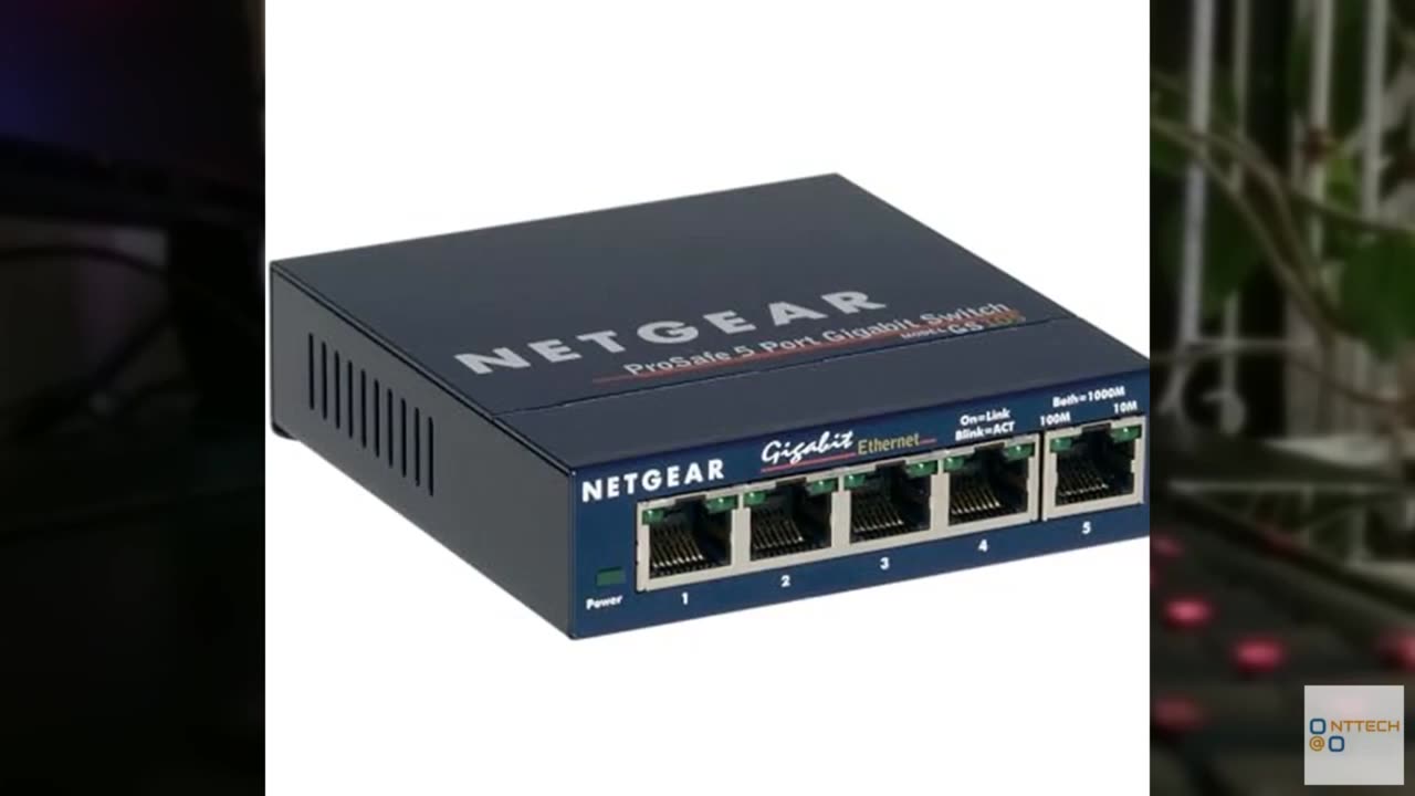 NETGEAR 5-Port Gigabit Ethernet Unmanaged Switch (GS105NA) - Desktop or Wall Mou