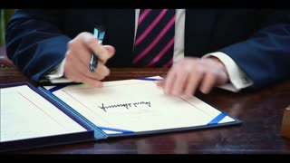 Watch Alex Jones Warn You About The New World Order Decades Ago in These Films