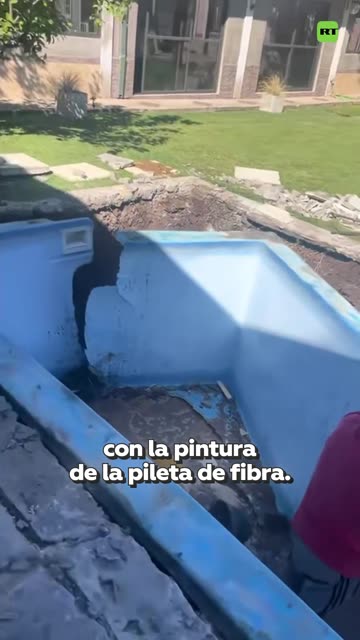 Obreros destruyen la piscina tras una confusión con la propietaria