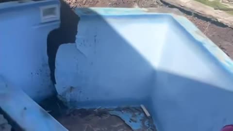 Obreros destruyen la piscina tras una confusión con la propietaria