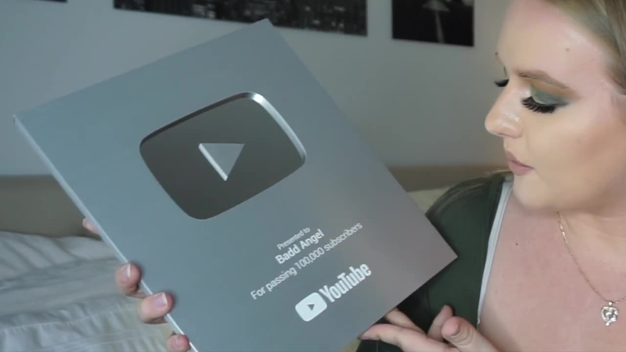 UNBOXING MY SILVER PLAY BUTTON AT 400K! 100,000 Subscriber Award From Youtube Unboxing!