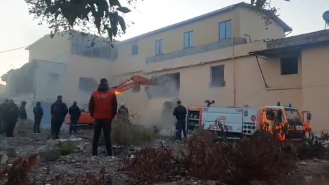 Pa zbardhur dita, Edi Rama dërgon fadromat për të shembur godinat në Kombinat