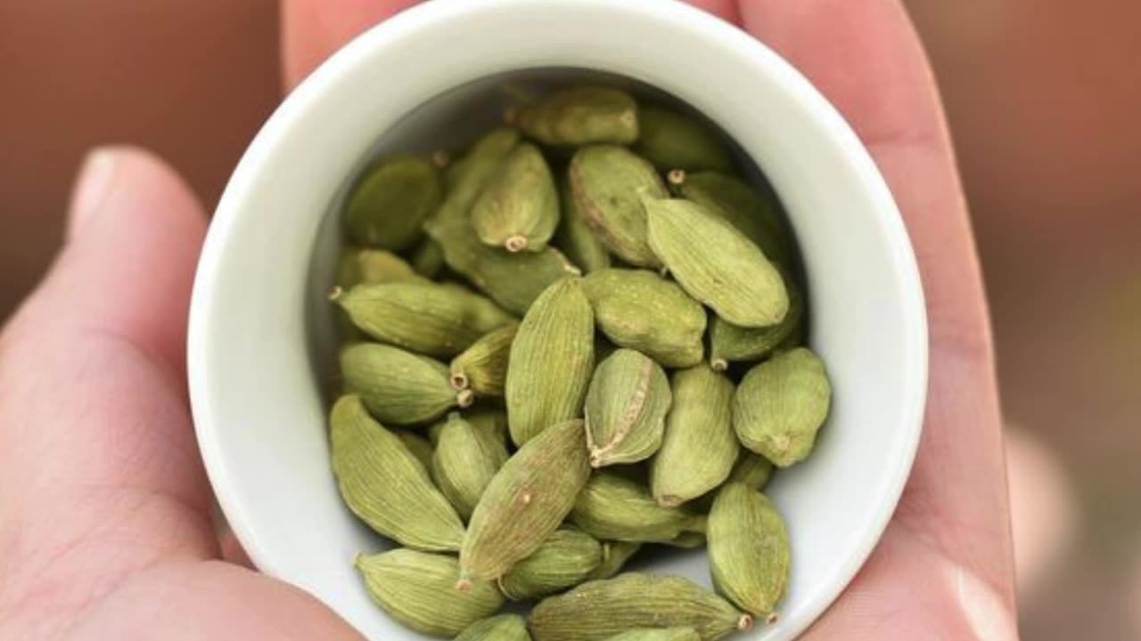हरी इलायची खाने के ज़बरदस्त फायदे