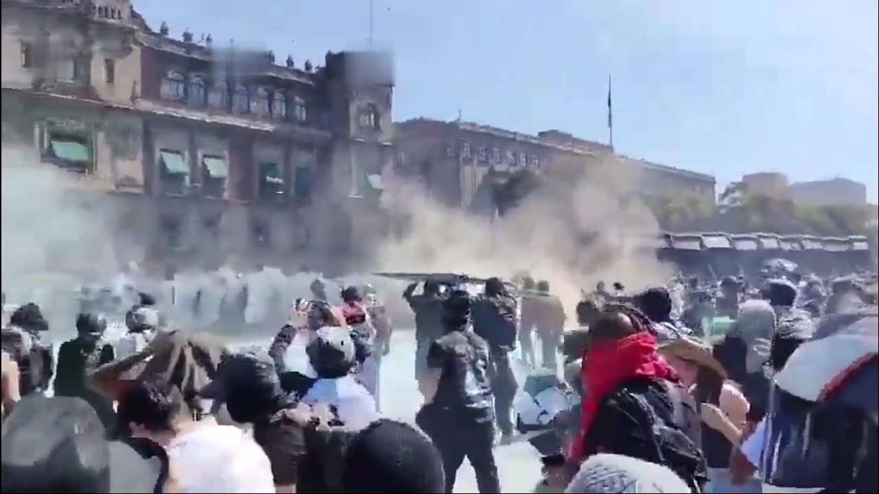 Mexican Protest Against Claudia Sheinbaum 😳