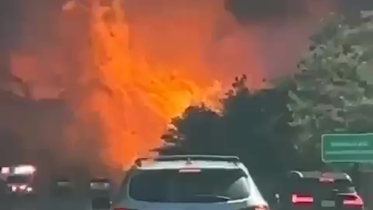 NY Governor declares state of emergency as fires continue to spread.. 👀