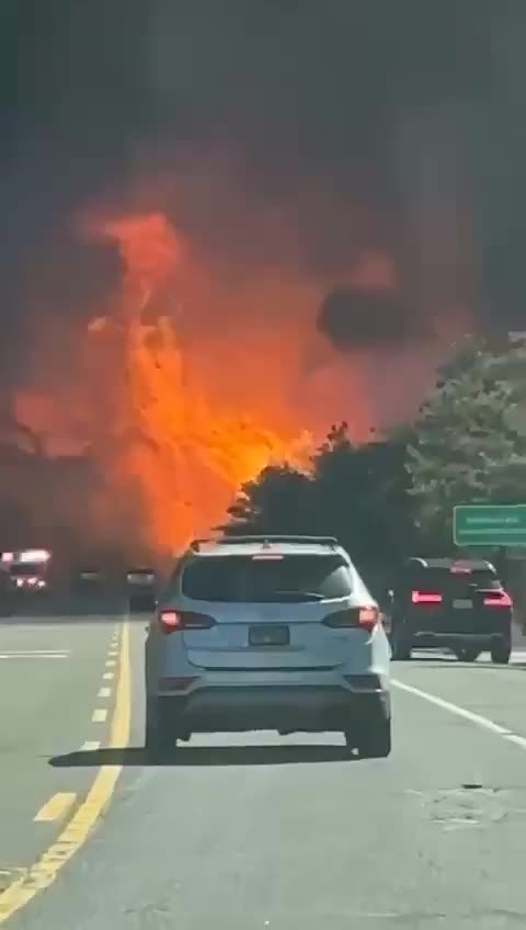 NY Governor declares state of emergency as fires continue to spread.. 👀