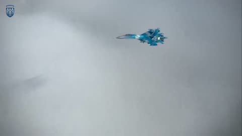 ✈️🇺🇦 The Ukrainian Air Force is sharing footage of a Su-27 fighter jet from the 39th