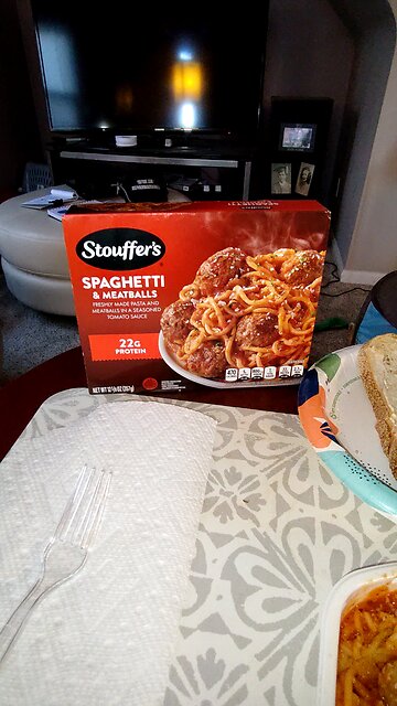 Eating Stouffer's Spaghetti & Meatballs, Dbn, MI, 1/12/26