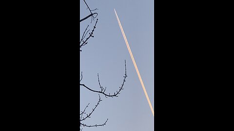 Plane Dropping ChemTrails