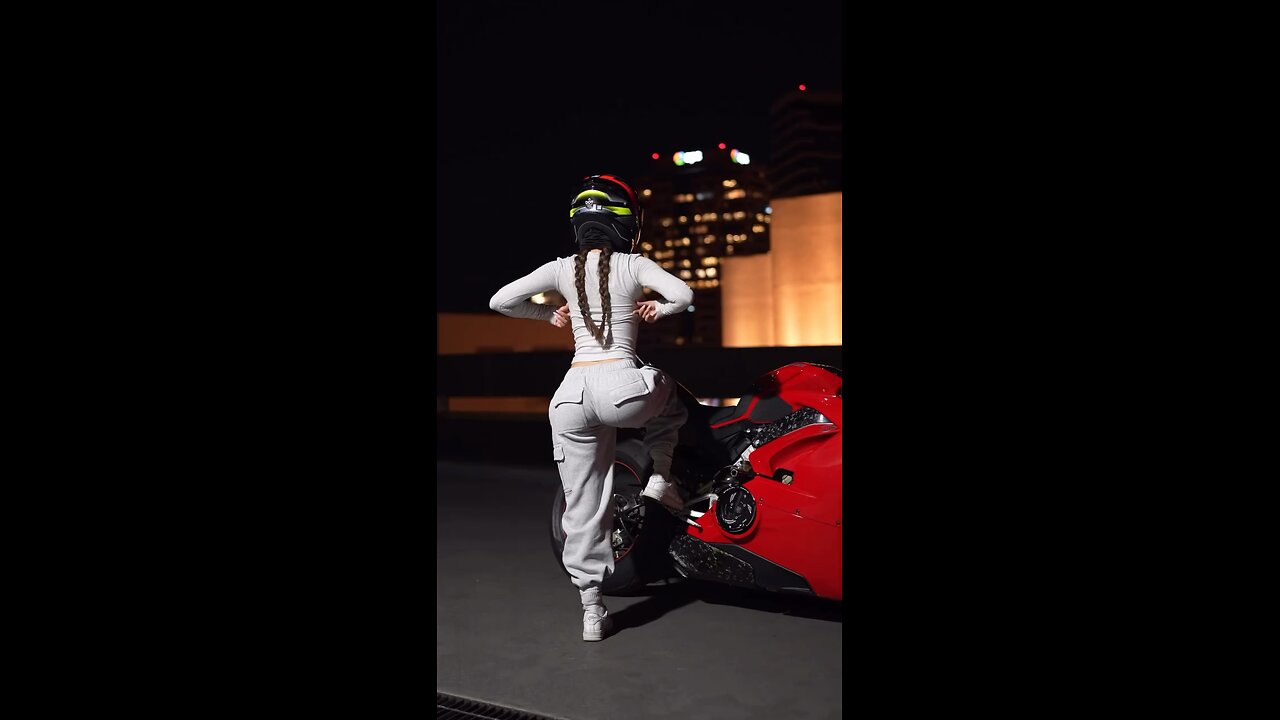 Bomb from the back 😍