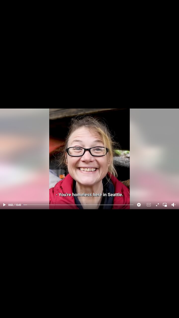 Homeless Woman Stays Positive Even Though Shes Living Under a Bridge