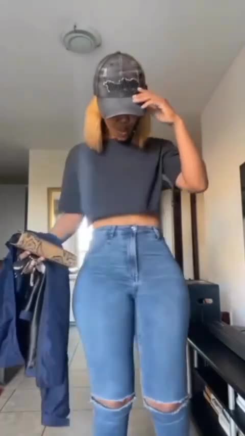 Sliim thic on her step before her moves.