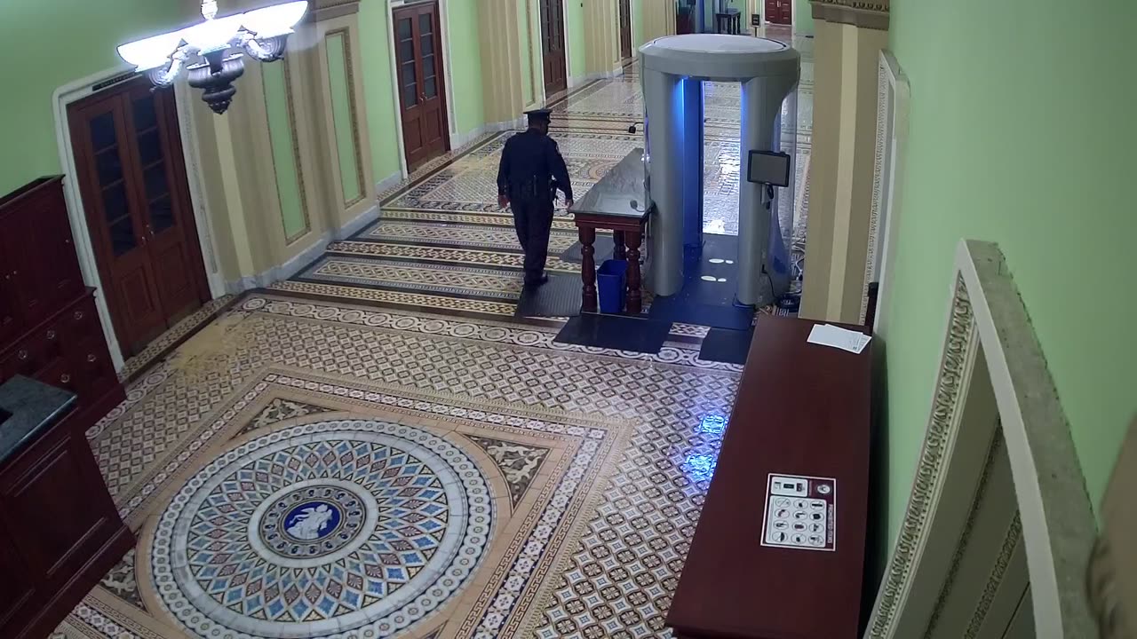 0304USCS03SenateGallerySWnearS324_2021-01-06_02h00min01s237ms.mp4