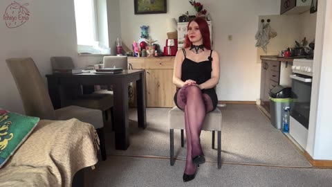 Sexy girl try hail....