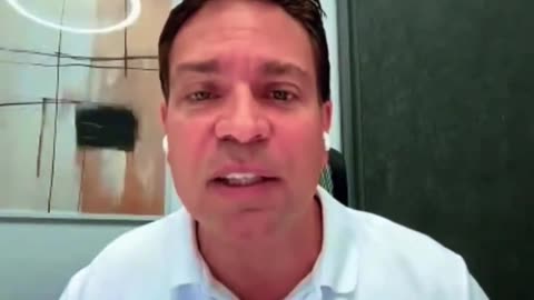 Uma entrevista que não é ao vivo,é gravada.Além de não ser ao vivo,vai passar por um controle.