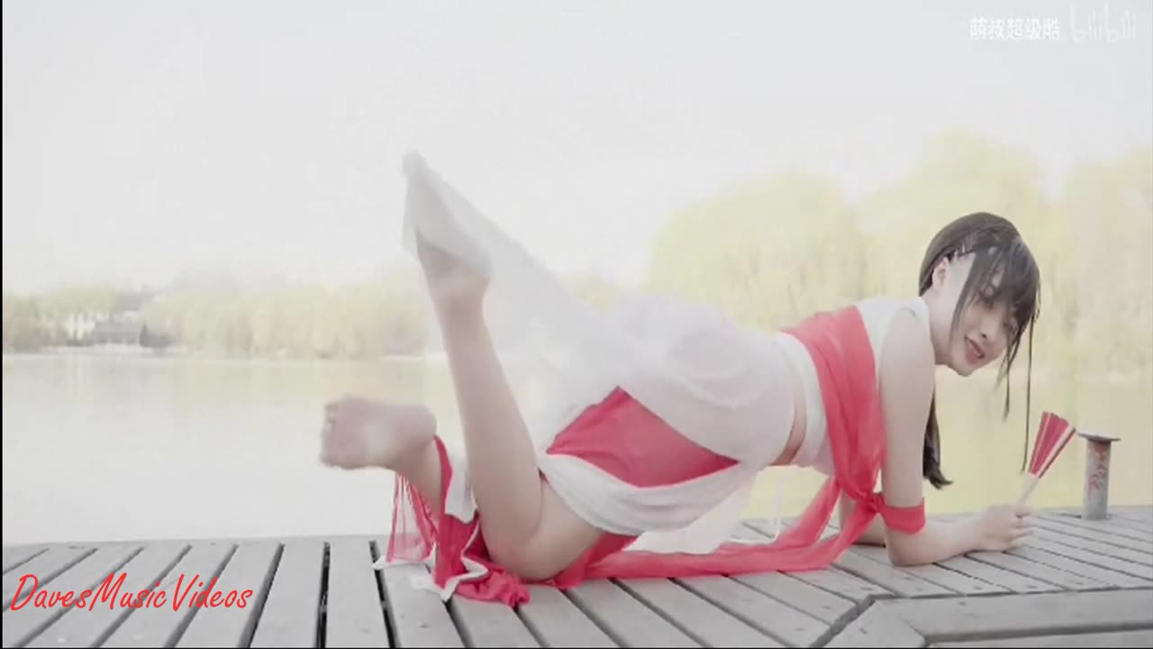 Youssou N'Dour and Neneh Cherry. 7 Seconds