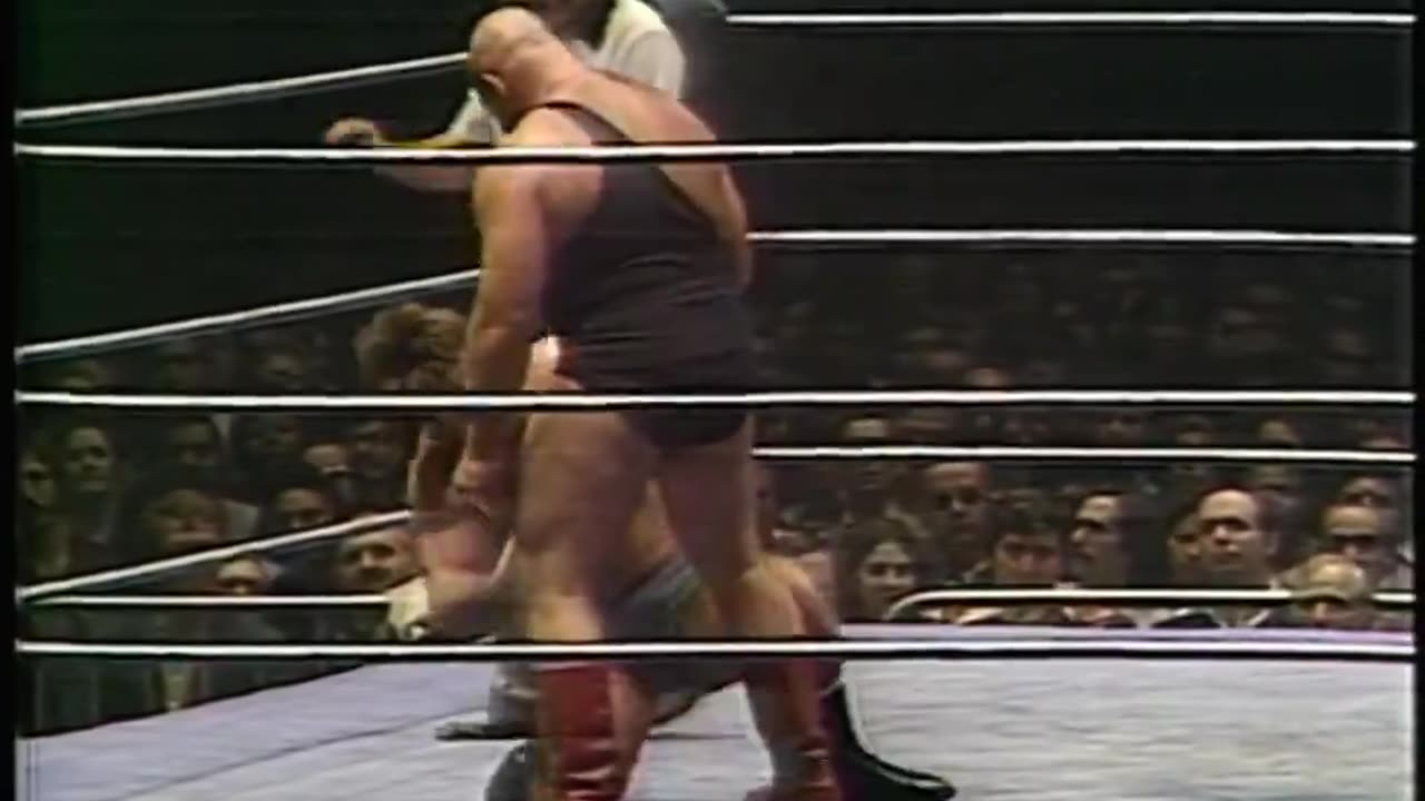 (1975.10.13) Bruno Sammartino vs Ivan Koloff - WWWF