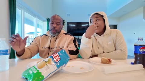 HOTDOGS & CHIPS FOR LUNCH FT MAMADEE & PAPA E